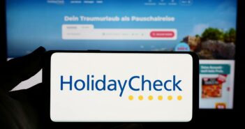 HolidayCheck ermöglicht es Reisenden, fundierte Entscheidungen zu treffen (Foto: AdobeStock - 675198243 Timon)