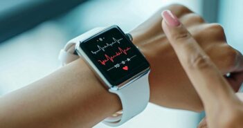 Heart Rate Monitor: Mehr Kontrolle und Gesundheit beim E-Biken (Foto: AdobeStock - 829556865 abvbakarrr)